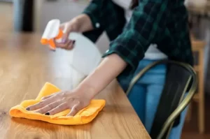 How to Clean a Greasy Dining Table
